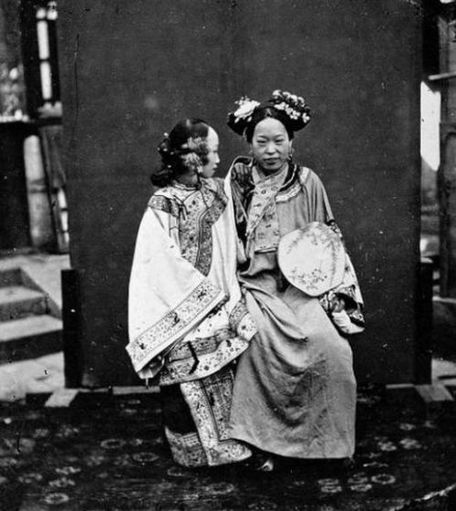 Редкие фотографии 1860-1870 годов, на которых запечатлены китаянки разных сословий. 09