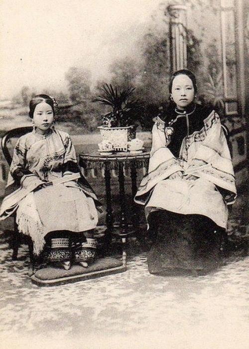 Редкие фотографии 1860-1870 годов, на которых запечатлены китаянки разных сословий. 05