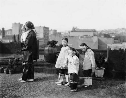 Редкие фотографии 1860-1870 годов, на которых запечатлены китаянки разных сословий. 07
