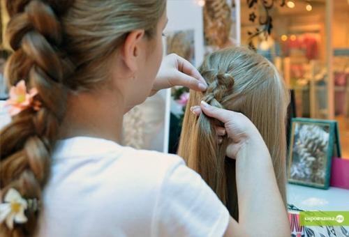 Коса из 3-х прядей вовнутрь с полувыпуском. 04