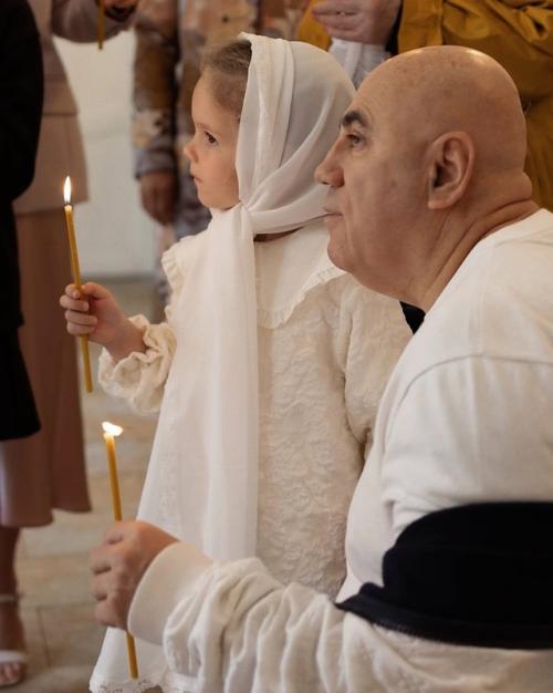 Лиана и Арсений Шульгины 2-месячного сына крестили. 05