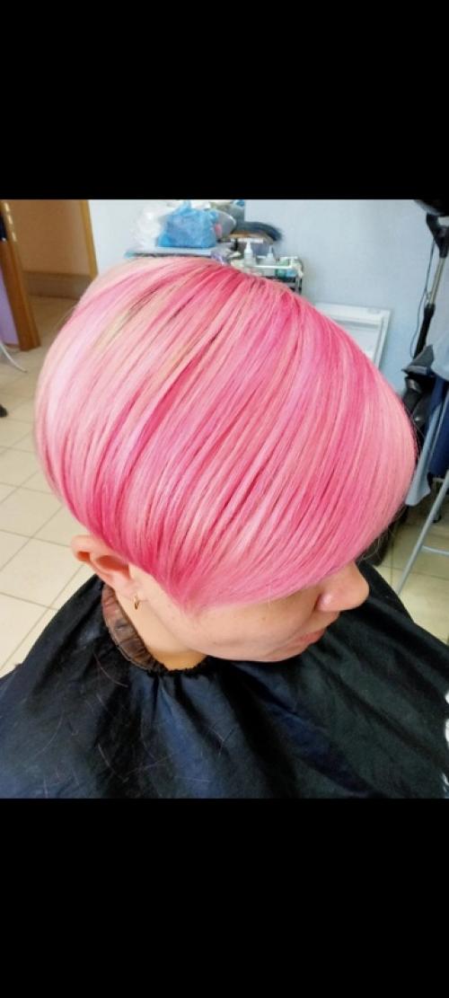 Меня зовут Олеся, я дипломированный парикмахер - универсал со стажем более 20 лет. 09