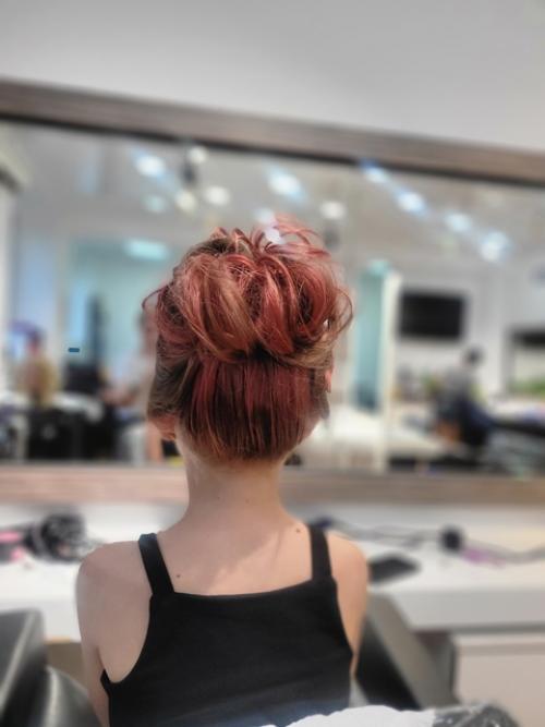 На днях у нас были уроки по прическам как же весело и интересно проходит и трудно. 05