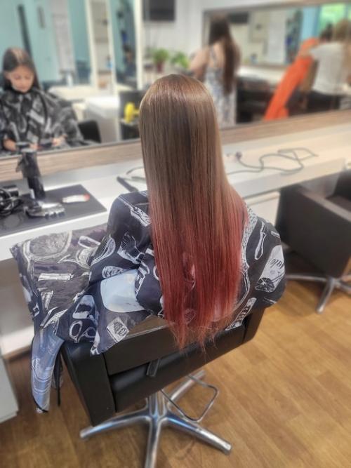 На днях у нас были уроки по прическам как же весело и интересно проходит и трудно. 02