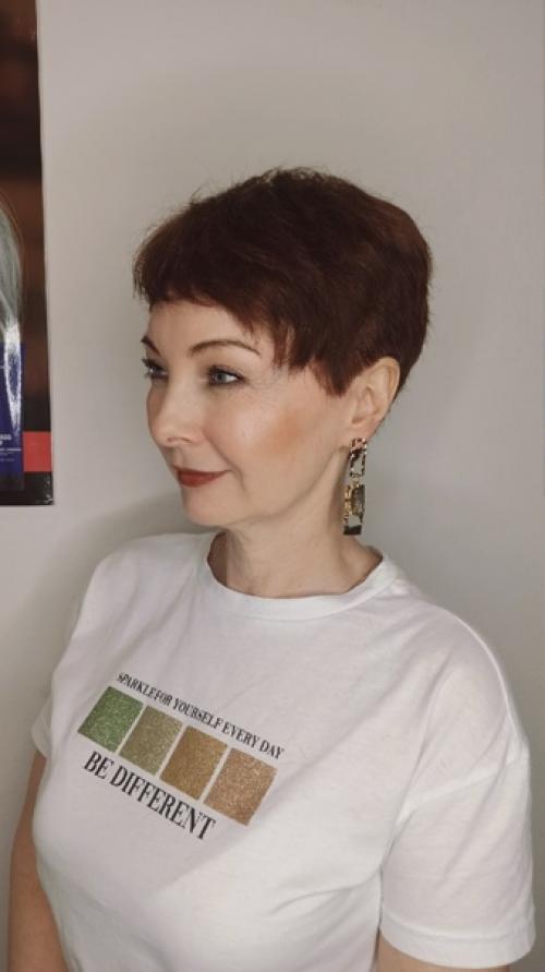 Правильно подобранная стрижка и цвет волос творят чудеса преображения. 02