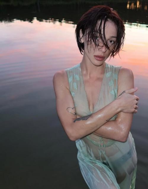 Настя ивлеева устроила Голую Вечеринку в деревне. 01