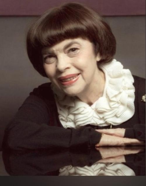 22 июля 1946 года в Авиньоне родилась великая Мирей Матьё. 01