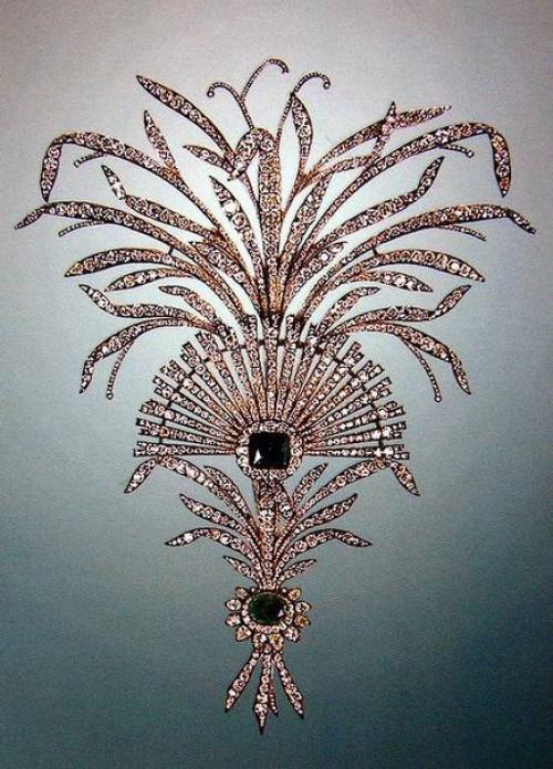 Эгрет (фр.  Aigrette - Хохол, Султан) - это мужское украшение, которое одевалось на чалму или другой головной убор по центру, в середине лба. 04