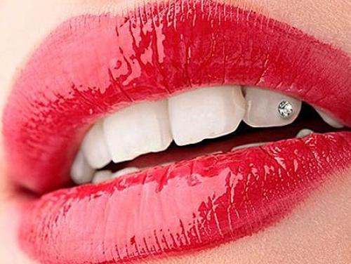 Стрижка - лесенка, гофре, стразы в зубах и другие главные бьюти - тренды нулевых. 04 Стрижка - лесенка, гофре, стразы в зубах и другие главные бьюти - тренды нулевых. 04