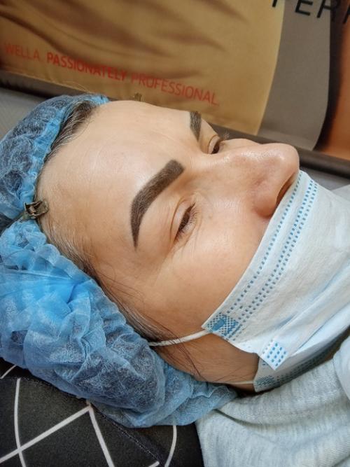 Меня зовут Олеся, я дипломированный парикмахер - универсал со стажем более 20 лет. 03