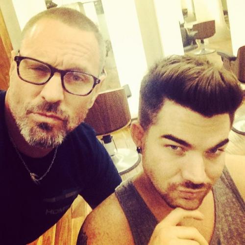 Relax Vacation.  Похоже, сегодня у Адама день релаксации и красоты. 03