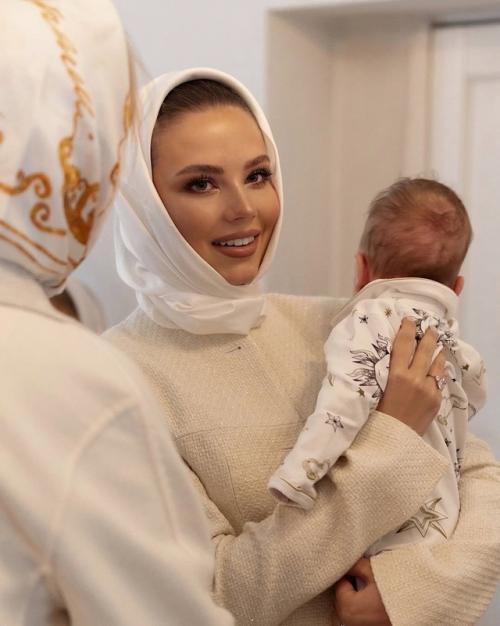 Лиана и Арсений Шульгины 2-месячного сына крестили. 07