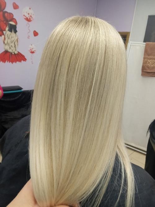 Меня зовут Олеся, я дипломированный парикмахер - универсал со стажем более 20 лет. 02