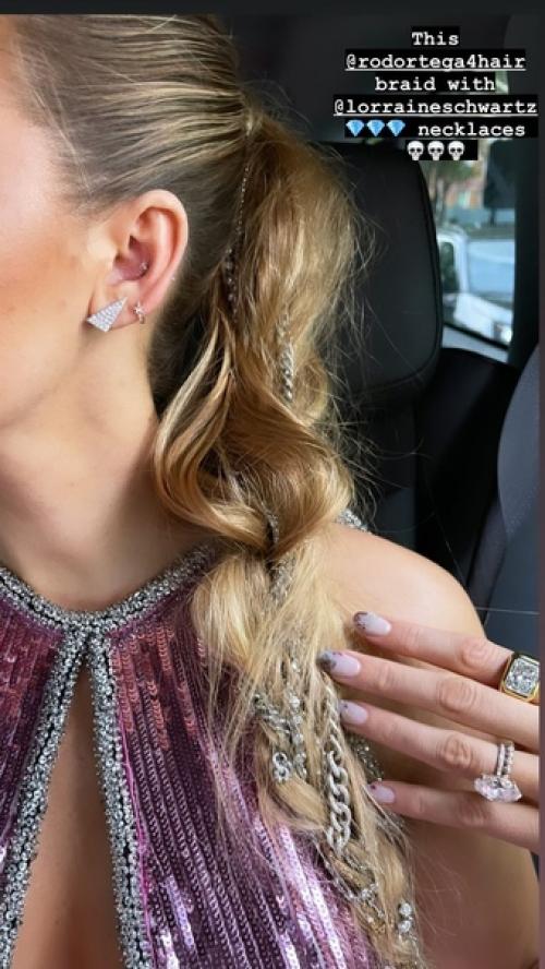 Кажется, Блейк сама была безумно рада первому выходу в свет спустя долгое время. 02 Кажется, Блейк сама была безумно рада первому выходу в свет спустя долгое время. 02