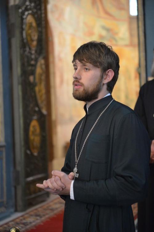 Недавно сказал жене, что у меня прически меняются чаще, чем у всех других членов семьи вместе взятых. 05