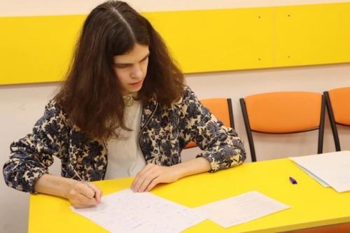 Московский климат плохо влияет на прическу. 01 Московский климат плохо влияет на прическу. 01