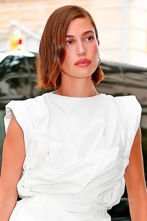 Итальянский боб в тренде: 9 способов носить самое модное каре года. 03