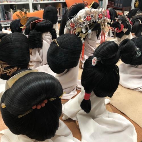 День причёсок в музее моды и косметики пола в Хаконе. 06