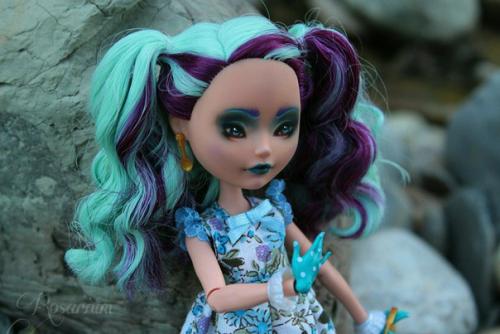 Передумала выставлять на ебей, так как столько заморочек. 01