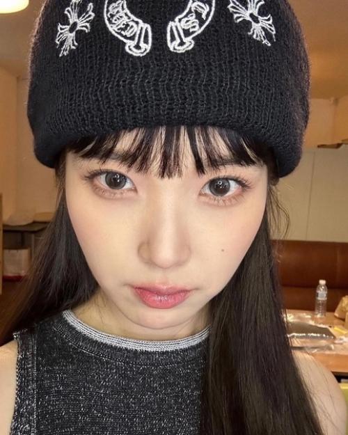 АйЮ iu очаровала фанатов новыми фото с чёлкой. 02