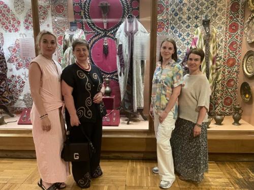 В музее Востока, что на никитском бульваре, есть редкая экскурсия - образ восточной красавицы. 09