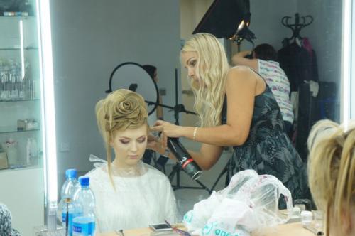 И снова мы спешим поделиться нашими успехами, сегодня закончился повышающий курс по прическам, преподаватель Татьяна Стратилатова vk. 01