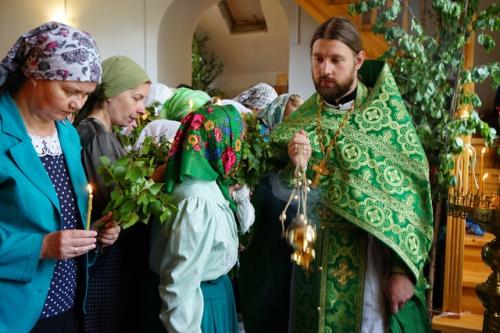 Недавно сказал жене, что у меня прически меняются чаще, чем у всех других членов семьи вместе взятых. 07