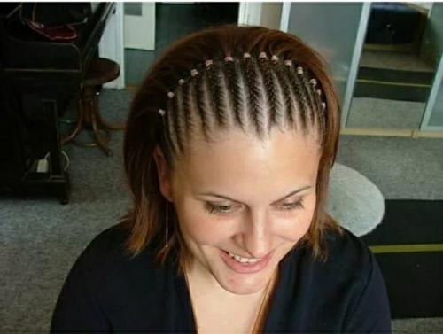 Пройдёмся немного по видам причесок с брейдами. 04