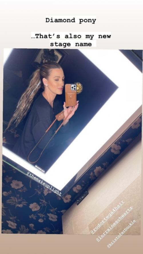 Кажется, Блейк сама была безумно рада первому выходу в свет спустя долгое время. 03 Кажется, Блейк сама была безумно рада первому выходу в свет спустя долгое время. 03