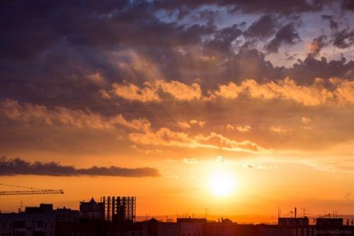 Сегодня один из немногих дней, когда вечер обещают без дождя! 01