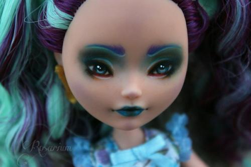 Передумала выставлять на ебей, так как столько заморочек. 02