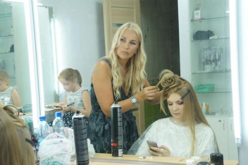 И снова мы спешим поделиться нашими успехами, сегодня закончился повышающий курс по прическам, преподаватель Татьяна Стратилатова vk. 02