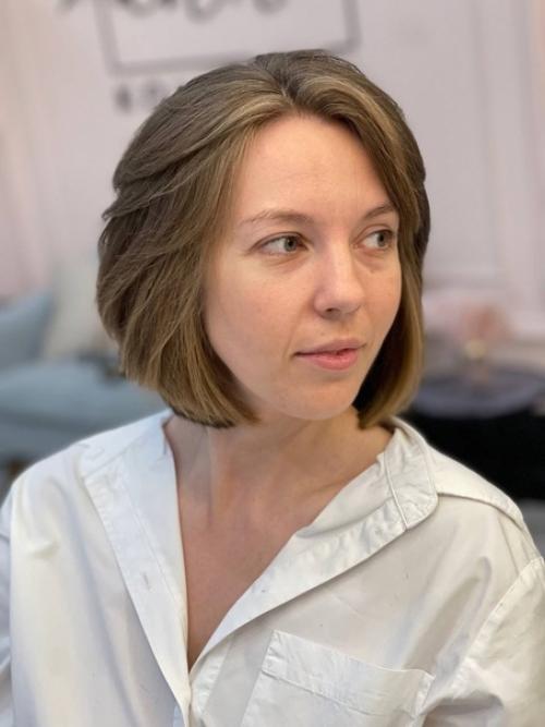 Ранее моя гостья носила очень короткую стрижку, которая подчеркивала ее смелый и немного дерзкий образ. 01