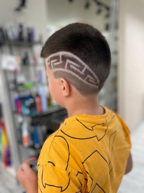 Внимание!  Только в том случае, если ваш ребенок давно хочет крутую стрижку, то это знак. 02
