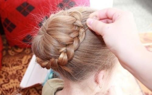 Красивая прическа из длинных волос. 08