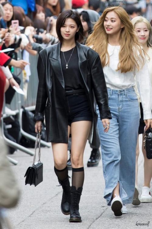 Пользователи сети вспоминают легендарный образ Jeongyeon (Twice. 01