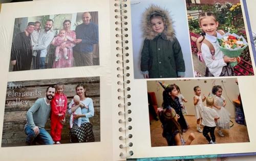 Каждые пять лет я дарю девочкам фотоальбомы с воспоминаниями за это время. 01