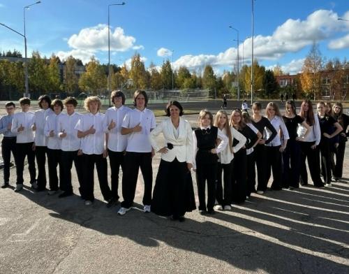 Хочу поделиться с вами событием, которое за последний месяц изменило атмосферу в нашей школе.  