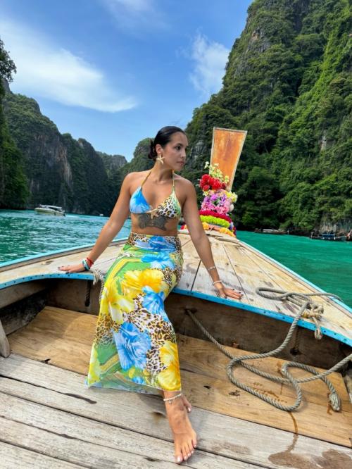 Получили много порций новых впечатлений, прямо столько, что их еще переваривать и переваривать. 05