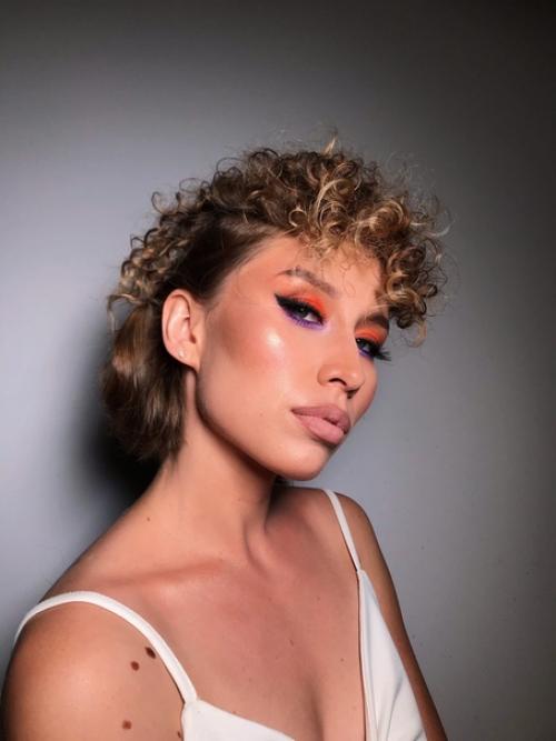 Без вашеи помощи никак не определюсь. 01