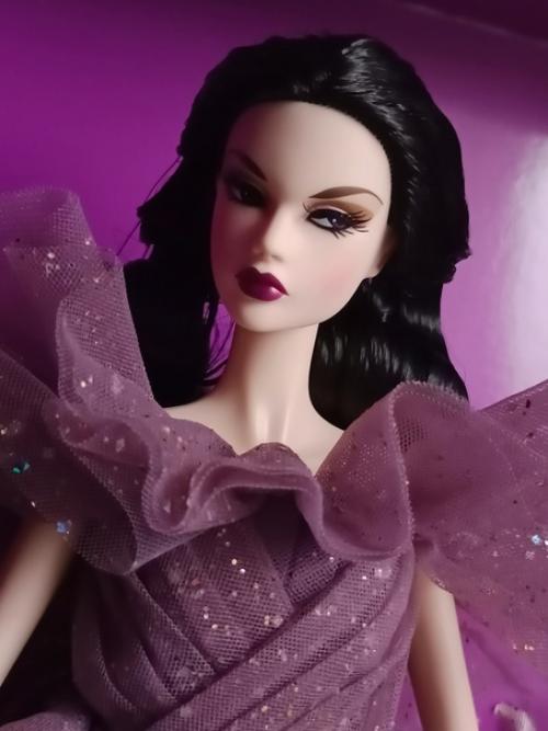 Прежде, чем попробовать её фотографировать с кем-то, надо попробовать пофотографировать её одну, ну, чтобы найти подход, так сказать. 06