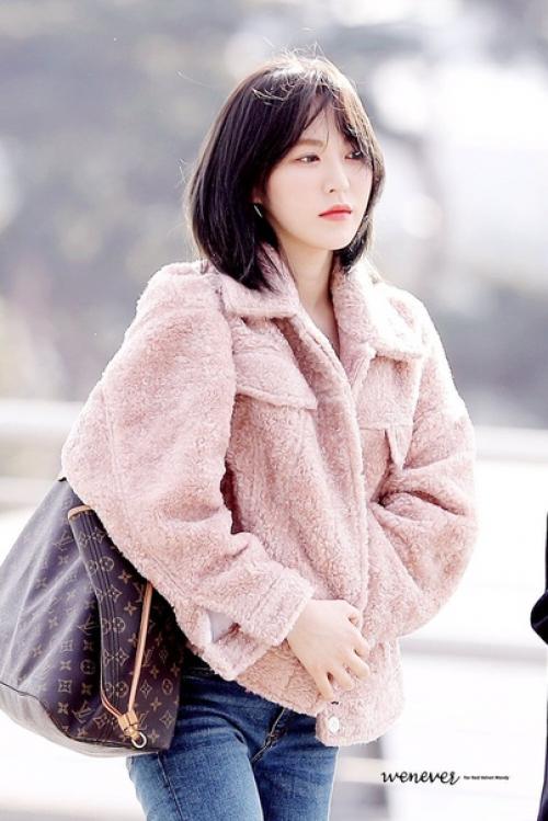 Похоже, что аура Вэнди поменялась после того, как она сменила причёску. 01