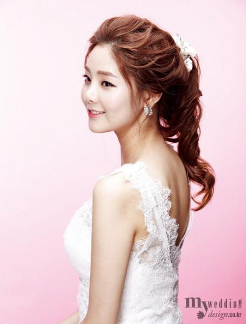 Lovelyonniclub_Hair.  Сегодня я немного расскажу вам о стиле ретро и романтическом стиле в свадебных прическах. 01