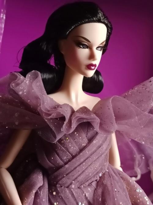 Прежде, чем попробовать её фотографировать с кем-то, надо попробовать пофотографировать её одну, ну, чтобы найти подход, так сказать. 08