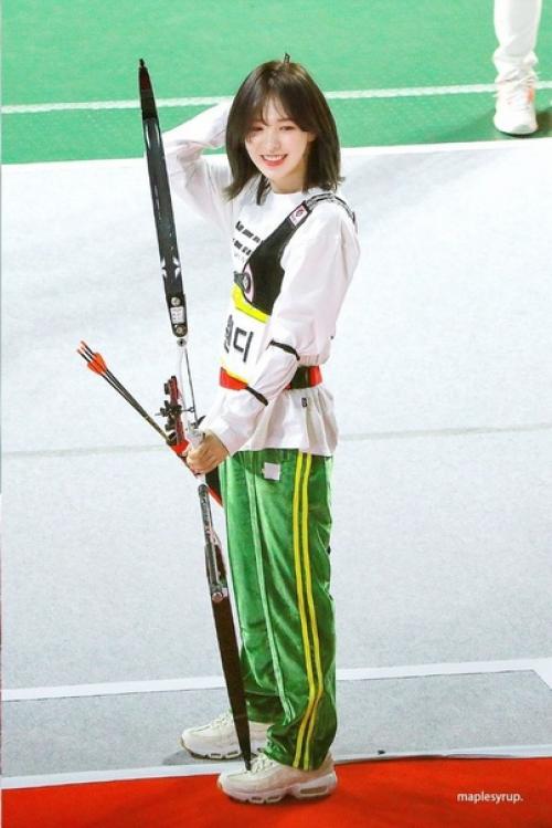 Похоже, что аура Вэнди поменялась после того, как она сменила причёску. 04