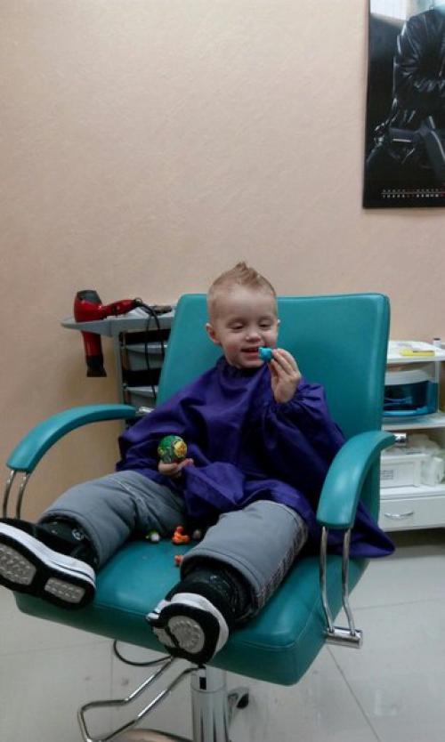 А у нас растёт сынишка, симпатичный, с модной стрижкой! 02