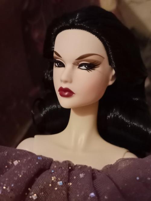 Прежде, чем попробовать её фотографировать с кем-то, надо попробовать пофотографировать её одну, ну, чтобы найти подход, так сказать. 03