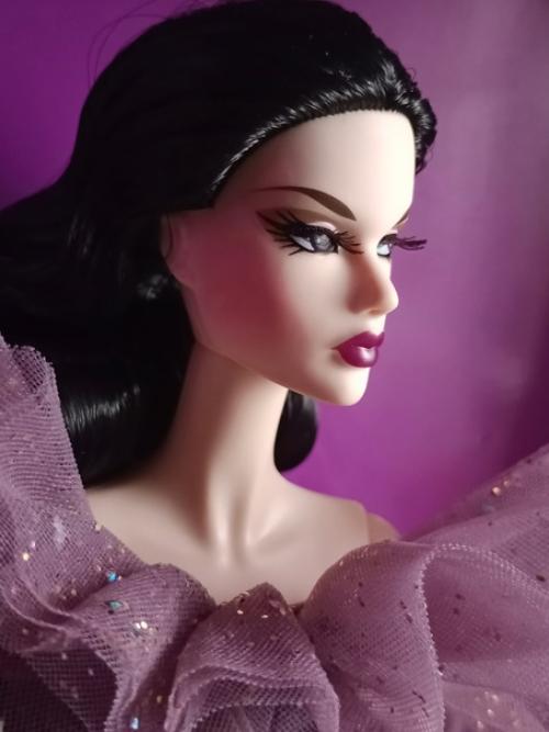 Прежде, чем попробовать её фотографировать с кем-то, надо попробовать пофотографировать её одну, ну, чтобы найти подход, так сказать. 05