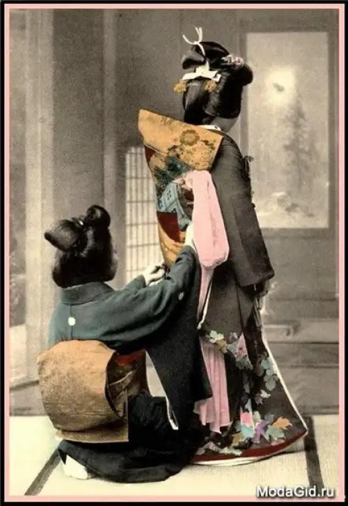 Часть 4. в 16-17 веках в моду входит кимоно с длинным шлейфом и множеством слоев, что значительно ограничивало женщину в движениях. 08