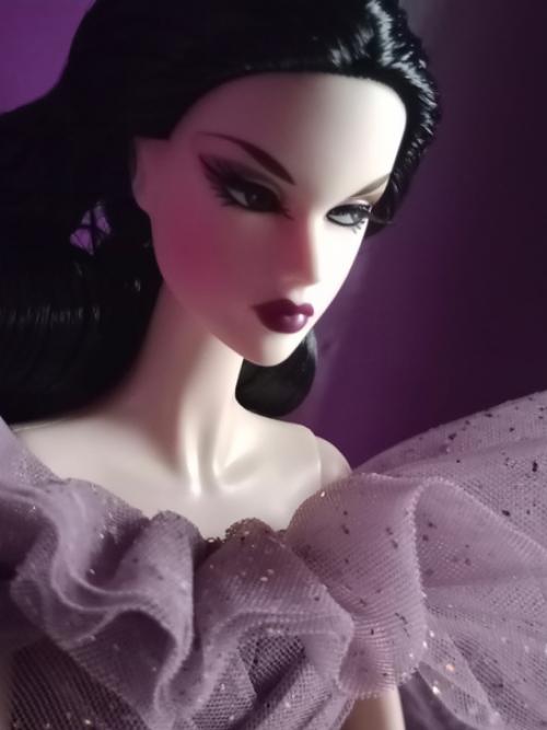 Прежде, чем попробовать её фотографировать с кем-то, надо попробовать пофотографировать её одну, ну, чтобы найти подход, так сказать. 04